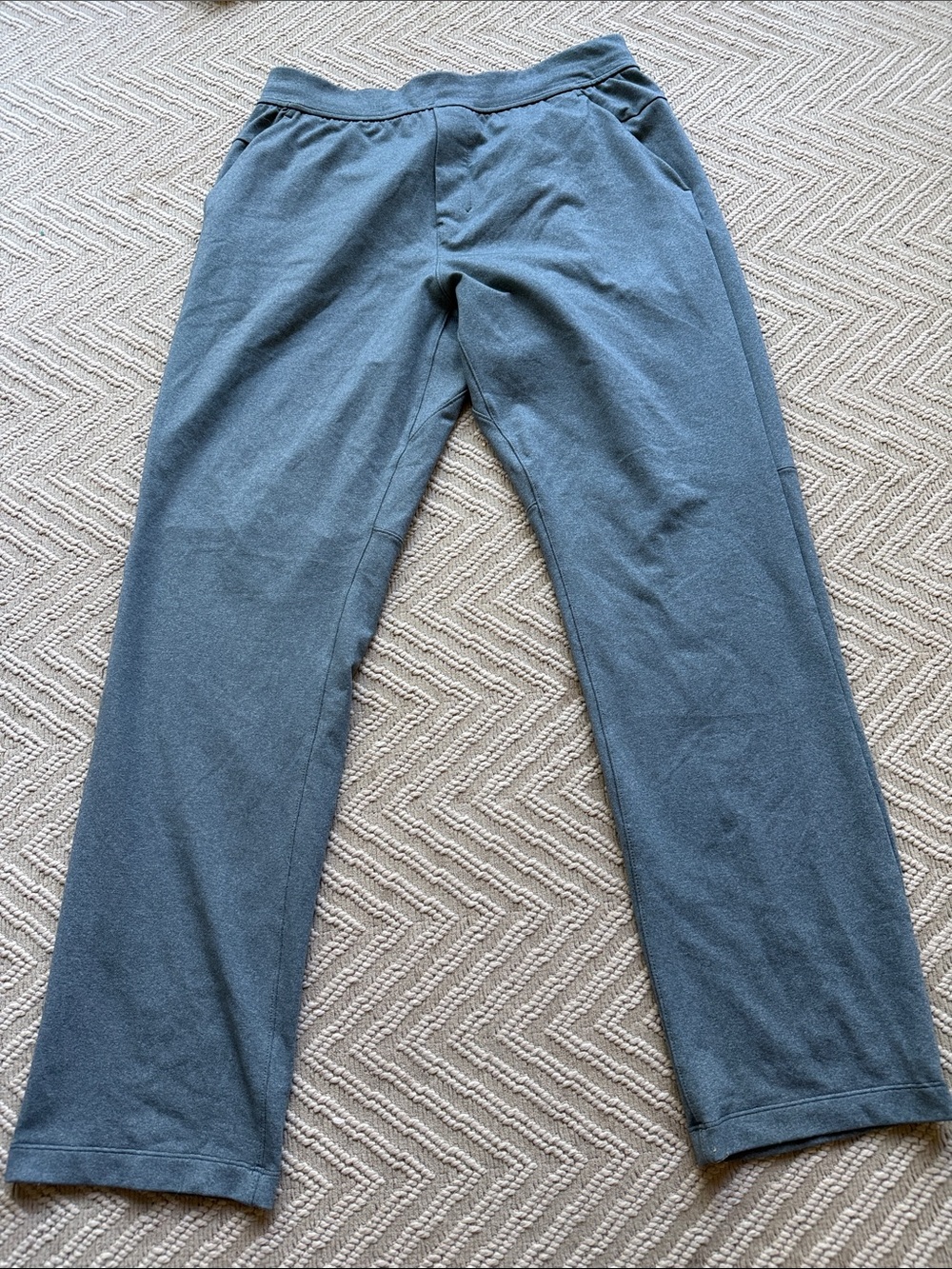 Lululemon Men’s discipline pants size L